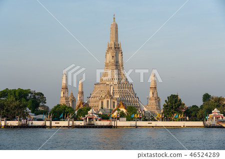 黎明寺寺廟在曼谷,泰國 黎明寺寺廟在曼谷,泰國 46524289