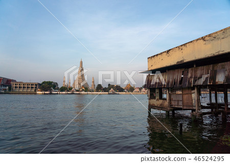 黎明寺寺廟在曼谷,泰國 黎明寺寺廟在曼谷,泰國 46524295