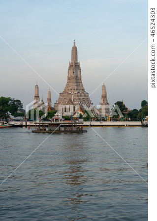 黎明寺寺廟在曼谷,泰國 黎明寺寺廟在曼谷,泰國 46524303