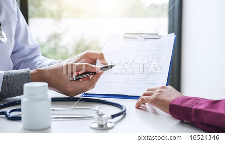Medicine and health care concept, Professor Doctor presenting re Medicine and health care concept, Professor Doctor presenting re 46524346