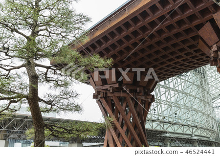 石川縣金澤市金澤站的鼓門和招待圓頂 石川縣金澤市金澤站的鼓門和招待圓頂 46524441