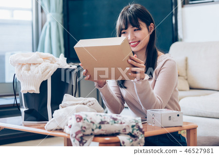 Woman Woman 46527981