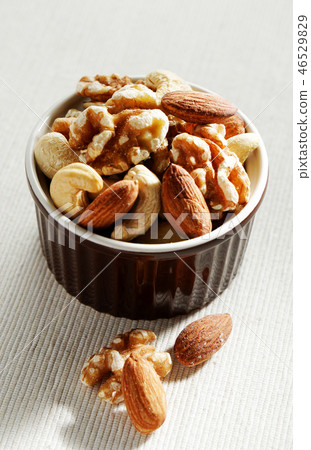 Mixed nuts 46529829