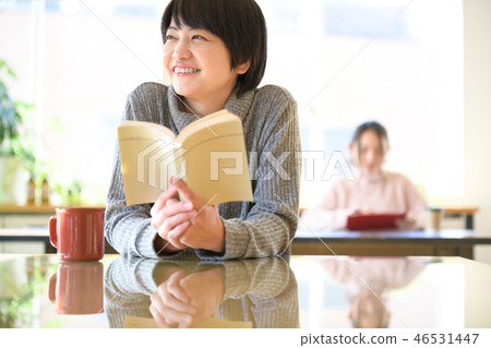 女性閱讀 女性閱讀 46531447