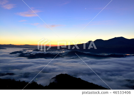 The sea of clouds in Kukuto basin The sea of clouds in Kukuto basin 46533406