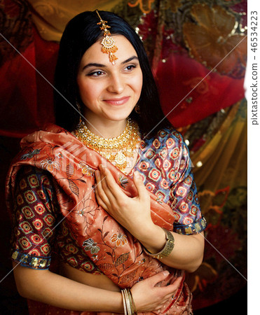 beauty sweet real indian girl in sari smiling, lifestyle people beauty sweet real indian girl in sari smiling, lifestyle people 46534223