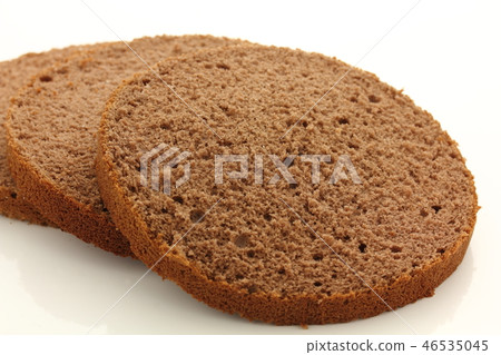 sponge cake 46535045