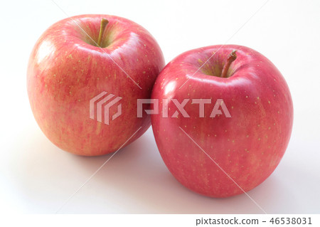 Apple _ early birth Fuji 46538031