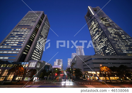 橫濱市日本橫濱地標塔和三菱重工橫濱大廈等（後面的Minatomirai站） 46538066