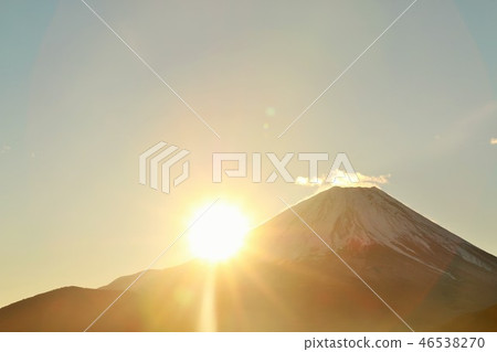 日本的黎明富士山和太阳 图库照片