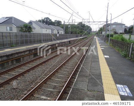 Suburban station 46539171