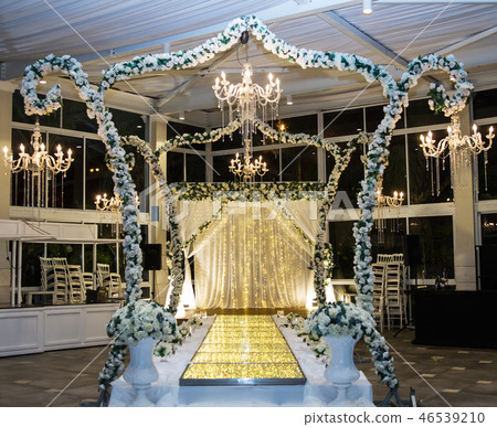 Jewish Hupa , wedding putdoor . Jewish Hupa , wedding putdoor . 46539210