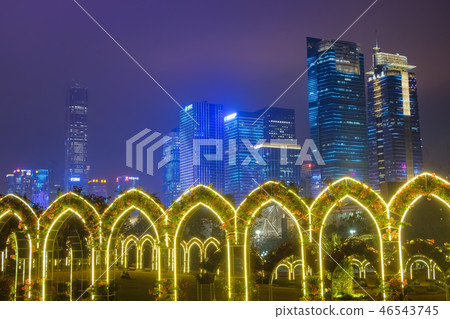 從蓮花公園的夜視圖在深圳市福田區 46543745