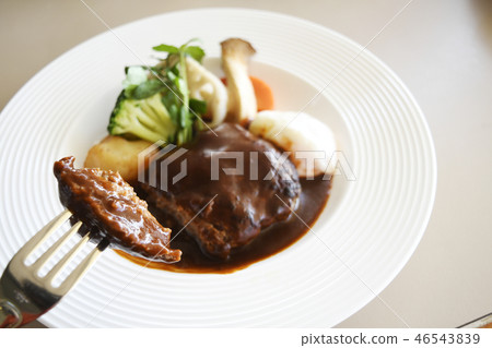 漢堡包歐洲食物demiglace調味汁菜煎蛋捲硬花甘藍複製空間 46543839