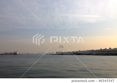 Tokyo Harbor 46545547