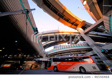 日本的東京都市風景我們看東京城市航站樓和Hakozaki Junction等。 日本的東京都市風景我們看東京城市航站樓和Hakozaki Junction等。 46548468