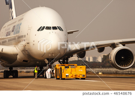 airplane 46548676