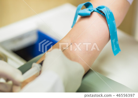 medical taking blood draw services form patient medical taking blood draw services form patient 46556397