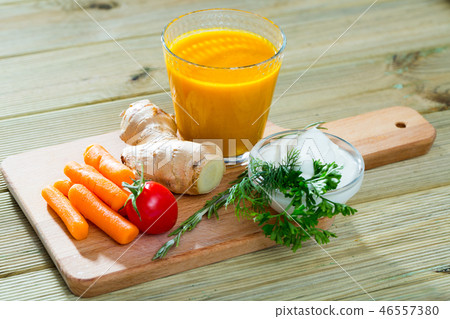 Carrot juice with ginger Carrot juice with ginger 46557380