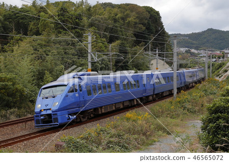JR Kyushu Series 883 Limited Express Sonic 46565072