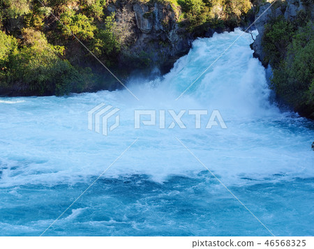 Fuka Falls, New Zealand / Huka Falls, New Zealand 46568325