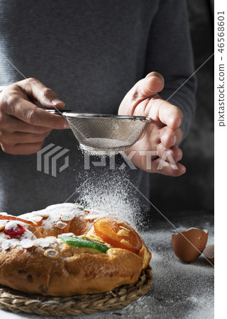 roscon de reyes, spanish three kings cake roscon de reyes, spanish three kings cake 46568601