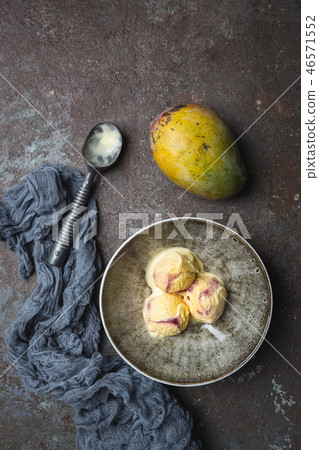 Homemade mango ice cream 46571552