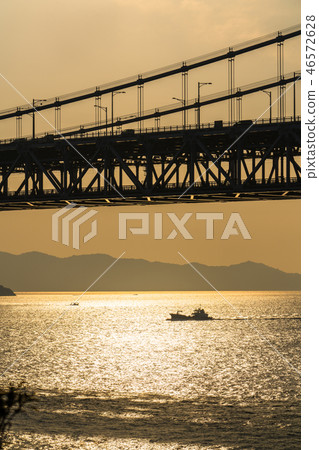 <Okayama Prefecture> Evening view of the Seto Inland Sea and Seto Ohashi <Okayama Prefecture> Evening view of the Seto Inland Sea and Seto Ohashi 46572628
