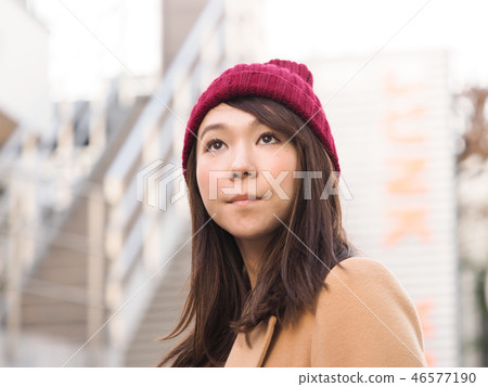 穿著大衣的女人 穿著大衣的女人 46577190