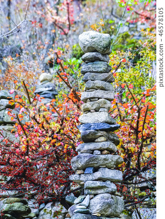 一座石塔，是當地的信仰 46578105