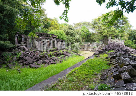 Beng Mealea buddhist temple of Angkor Beng Mealea buddhist temple of Angkor 46578918