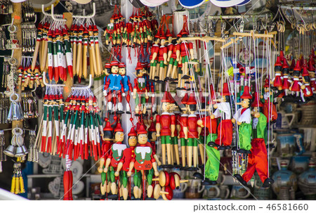 Souvenirs sold at sightseeing spots 46581660