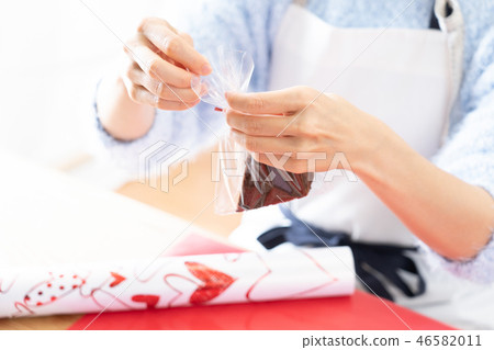 Wrapping Wrapping 46582011