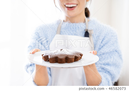 手工製作巧克力蛋糕 46582073