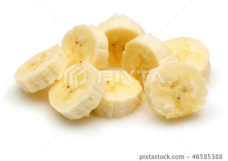 Peeled and sliced bananas Peeled and sliced bananas 46585388