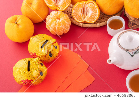 橘子 水果 紅色 背景 農曆新年 過年 紅包 新年 new year concept 46588863