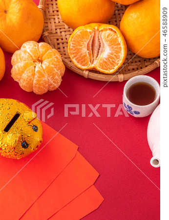 橘子 水果 紅色 背景 農曆新年 過年 紅包 新年 new year concept 橘子 水果 紅色 背景 農曆新年 過年 紅包 新年 new year concept 46588909