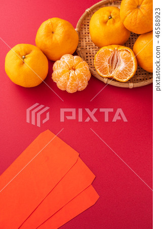 橘子 水果 紅色 背景 農曆新年 過年 紅包 新年 new year concept 46588923