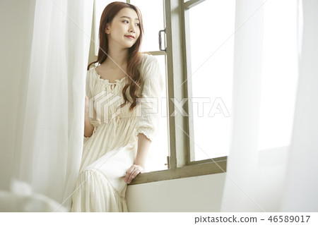 Woman relax 46589017