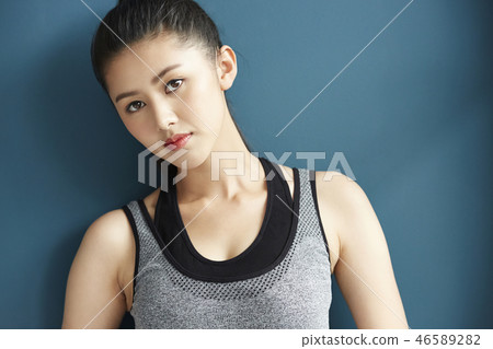 Women sportswear 46589282