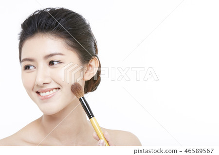 Women Beauty Series Makeup 46589567