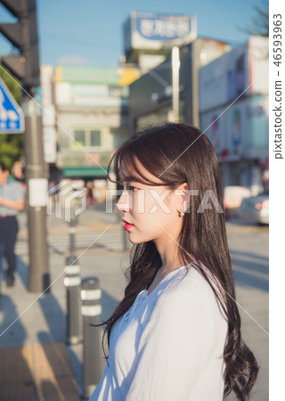 女人女大學生女孩可愛城市浪漫休閒郊遊野餐 46593963