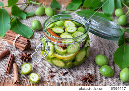 Preparation of homemade walnut tincture Preparation of homemade walnut tincture 46594617