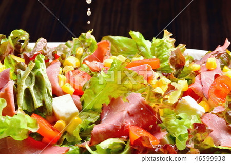 烤牛肉沙拉 46599938