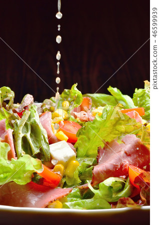 烤牛肉沙拉 46599939