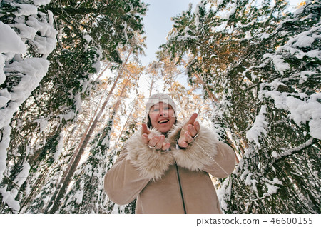 Woman in forest 46600155