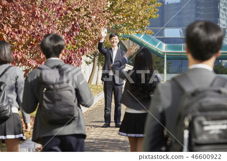 Man, woman, junior high school student, high school student, teacher, Korean 46600922