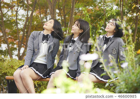 Female, junior high school student, high school student, Korean 46600985