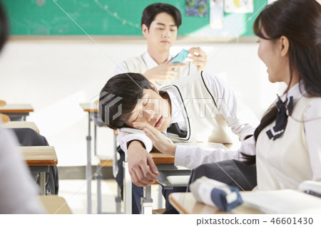 女性，男性，初中生，高中生，韓國人 46601430