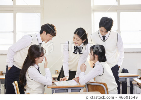 女性，男性，初中生，高中生，韓國人 46601549